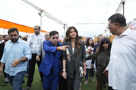 डॉक्टर 365 और डीआरवीए ने 5वें बॉलीवुड महा आरोग्य शिविर का आयोजन ,जिसमें शिल्पा शेट्टी,तुषार कपूर चेयरमैन डॉ.धर्मेंद्र कुमार आदि  हुए शामिल