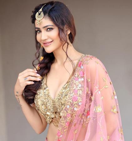 A Shining Name In The City Of Dreams: A Brilliant Blend Of Hard Work, Courage, And Glamour – Sonia Bansal